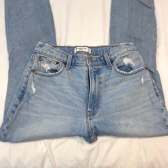 Abercrombie & Fitch Mom High Rise Distressed Ripped Knees Light Wash Jeans 27 - Picture 5 of 11